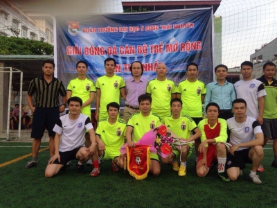 Khai mạc giải b&oacute;ng đ&aacute; c&aacute;n bộ trẻ mở rộng lần thứ I