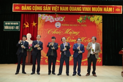 Trường Đại  học Y Dược Thái Nguyên ra quân đầu xuân Canh Tý
